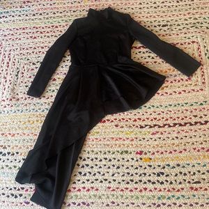 Sateen long sleeve blouse.